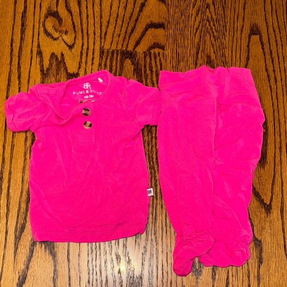 Bums & Roses- two piece set - Picture 3 of 3